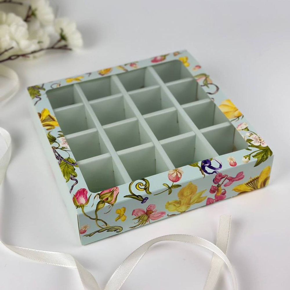 Коробка для 16 конфет с окном БОТАНИКА 17,7*17,7*3,8см