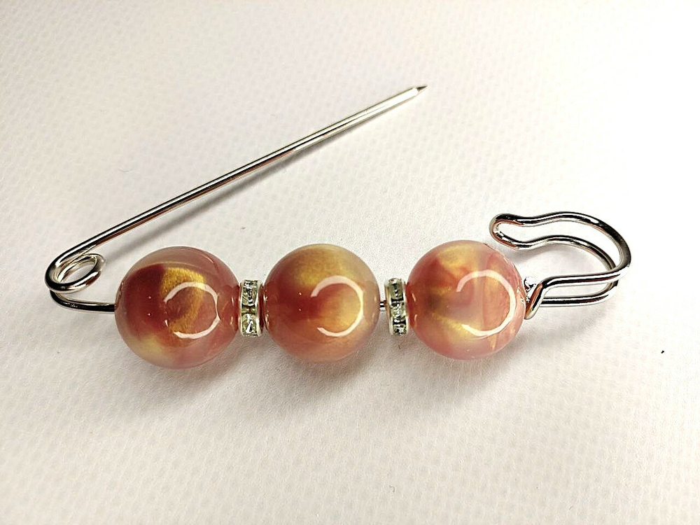 Булавка брошь "Сердоликовые камешки" для кардигана,пальто, шарфа, платка, костюмов, одежды. Цвет сердоликовый