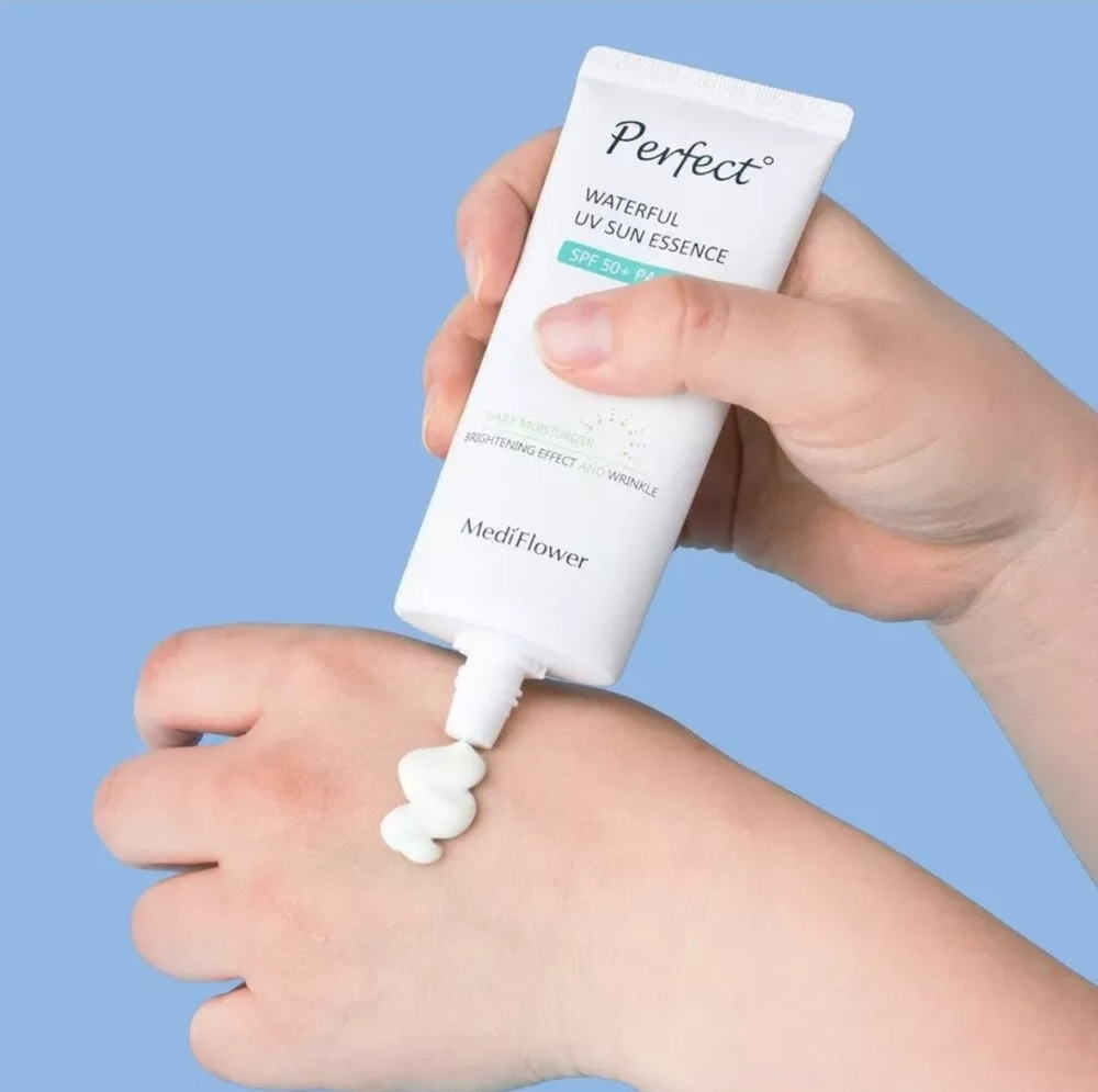 Medi Flower Солнцезащитный крем ультра увлажняющий SPF50 PA++++ sun Creem perfect Waterful, 50 мл.