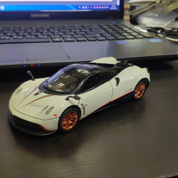 Pagani Huayra 1:32 A3156