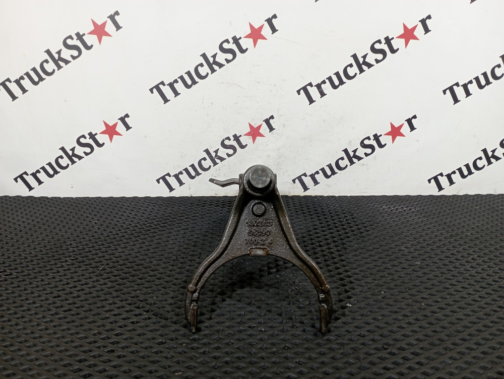 Вилка переключения передач