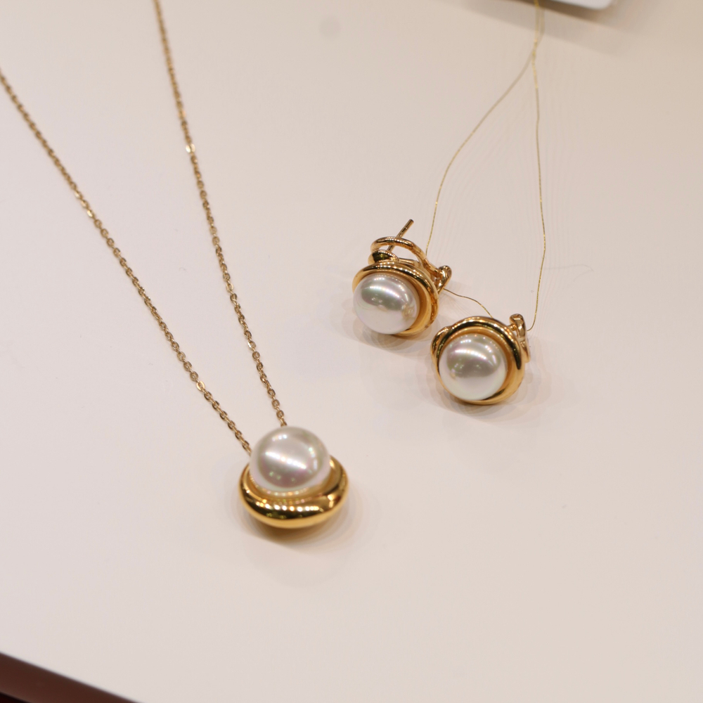 Подарочный комплект Majorica: серьги и колье Margot