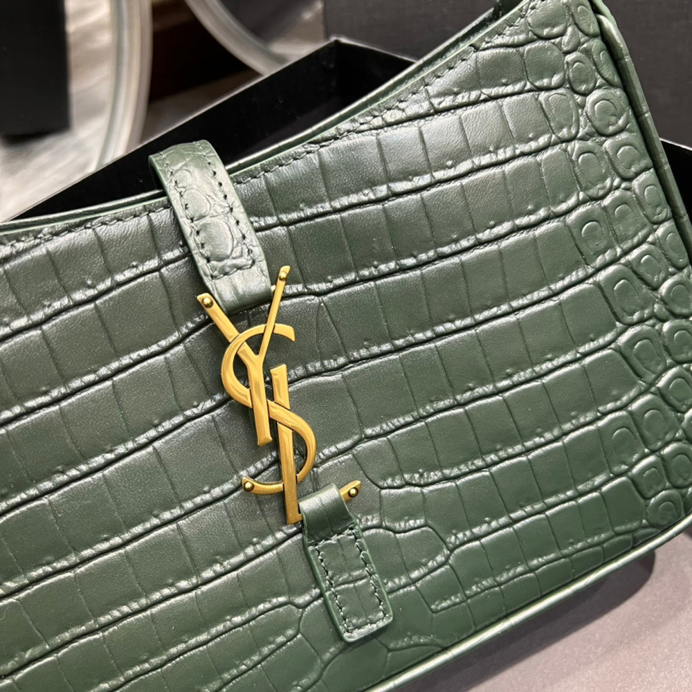Saint Laurent Le 5 à 7 Hobo Bag
