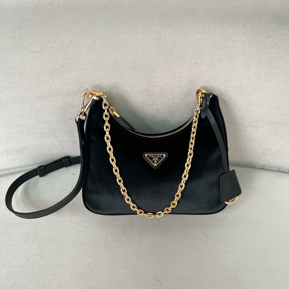 Prada Re-Edition Bag 22 cm