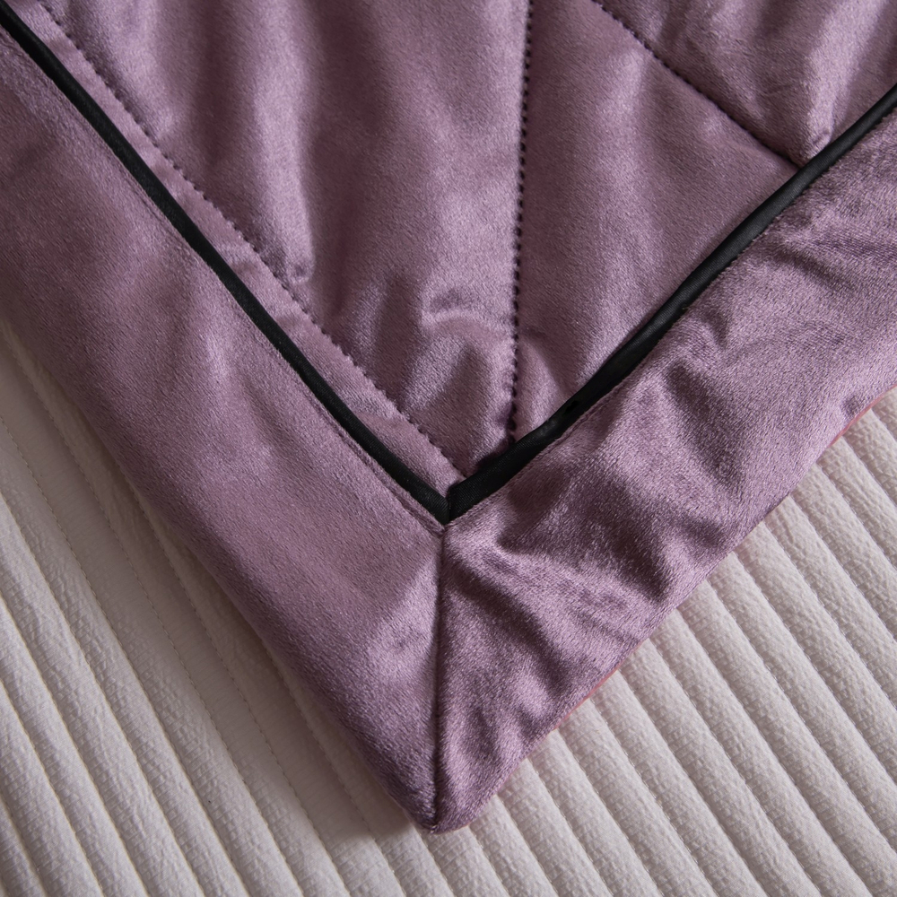 Велюровое покрывало в клетку с наволочками OVL042