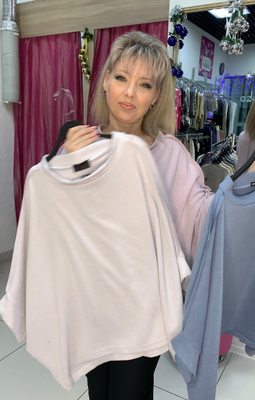 Нарядный блузон с люрексом и "швами"