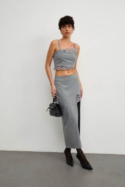 Юбка макси с разрезом в полоску темно-серого цвета