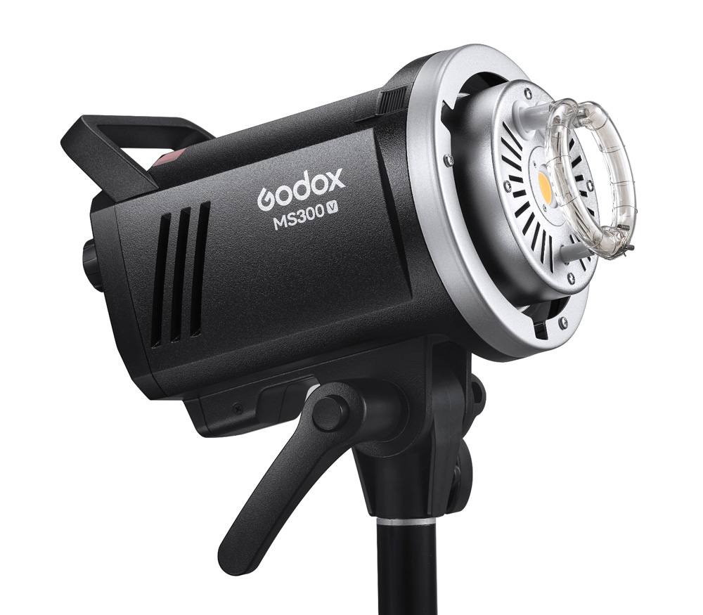 Комплект студийного света Godox MS300V-D, 3х300 Дж