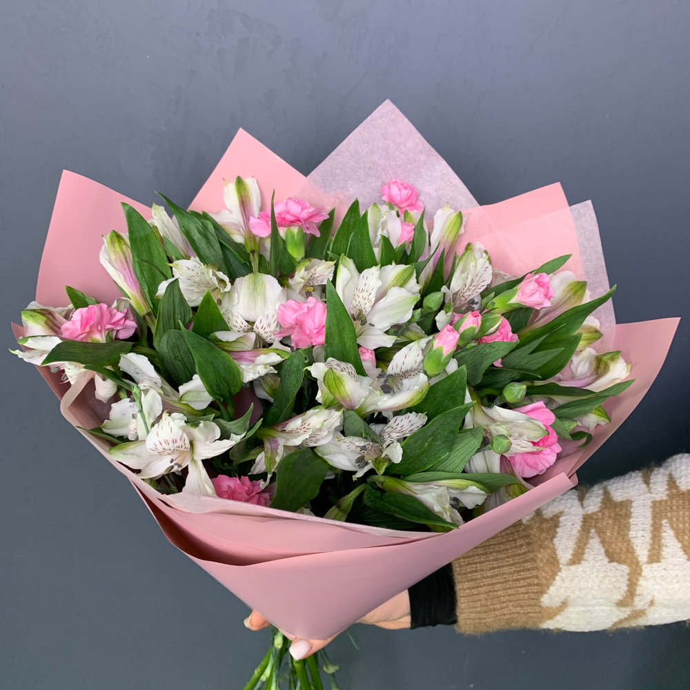 Букет Альмира (альстромерия белая и розовая ,гвоздика кустовая)