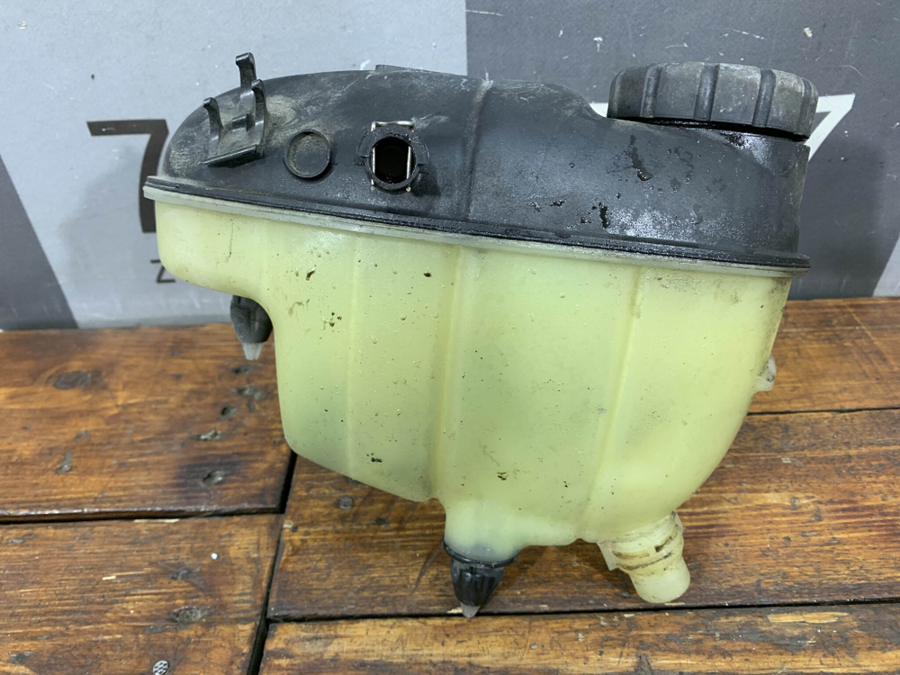 Бачок расширительный Mercedes S-Class (W222) 13-20 Б/У Оригинал A2225000949