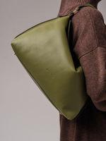 Кожаная сумка хобо Deboro 30900 зеленая водоросль