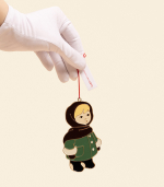 Ёлочная игрушка – Девочка в пальто | carnaval