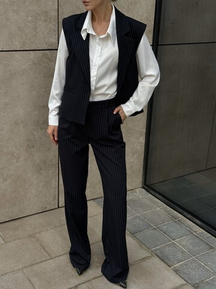 Костюм классический с жилеткой, цвет темно-синий