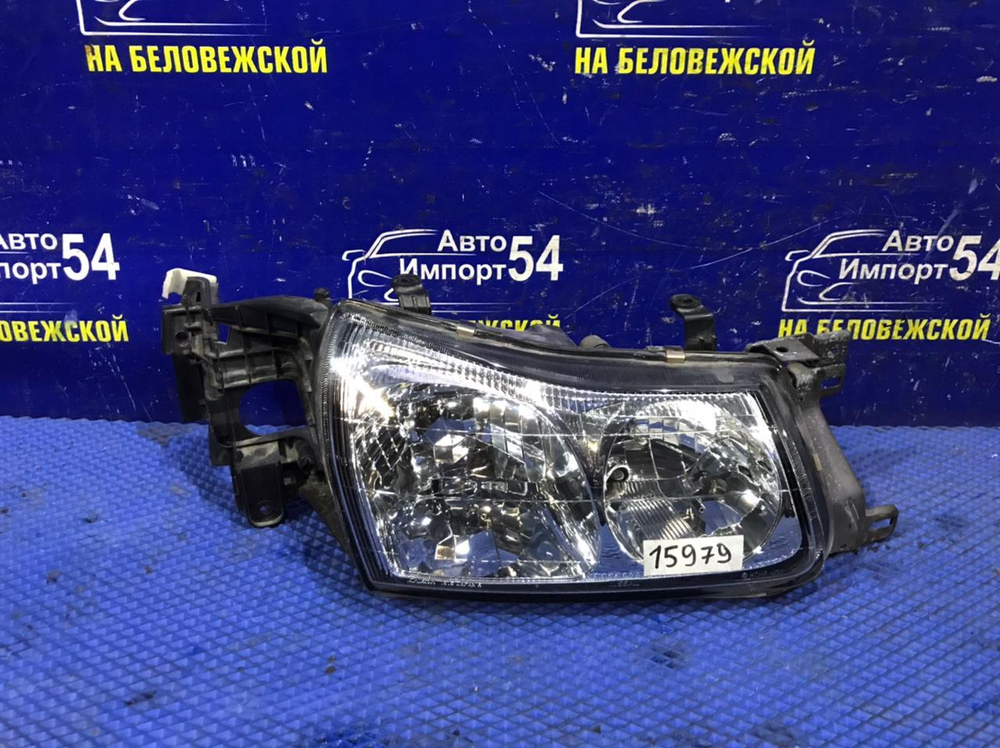 Фара передняя правая NISSAN LIBERTY 1998-2001