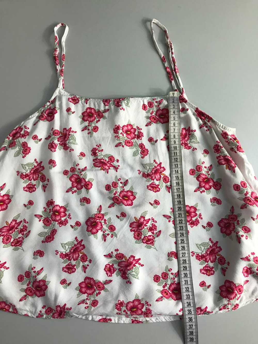 Топ H&M из вискозы с ярким рисунком 42 размер