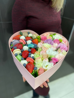 Подарочный набор коробка сердце Весна L