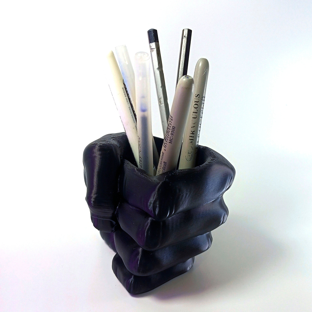 Подставка для карандашей "Кулак", черная, 3D печать, высота 9,5 см.