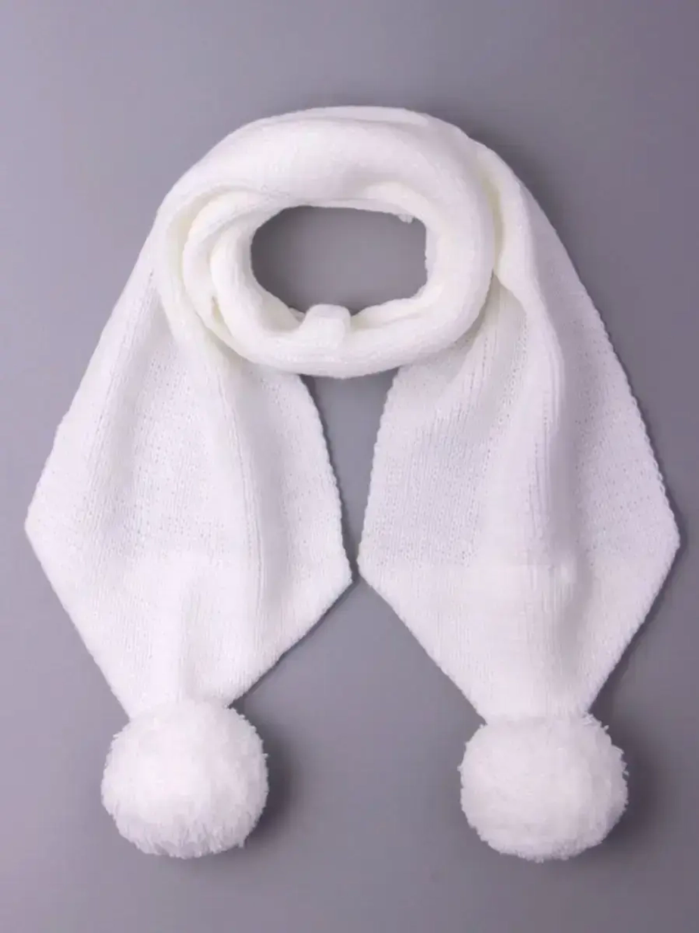 Шарф зимний вязаный с бубонами для детей