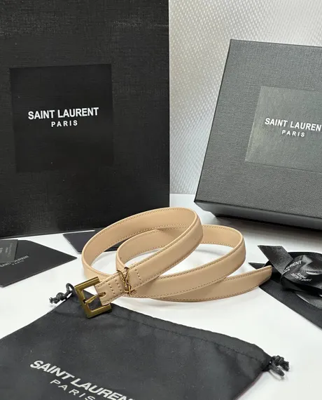 Ремень SAINT LAURENT с пряжкой CASSANDRE из зернистой кожи