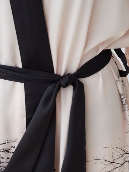 Халат женский шелковый AMELIA бежевая