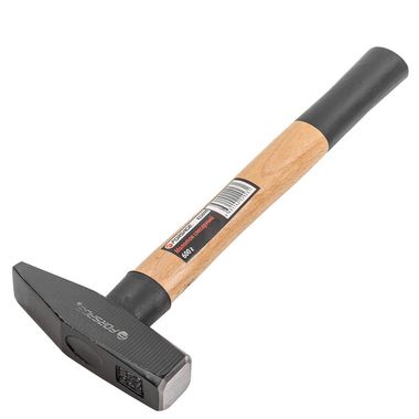 Молоток слесарный с деревянной ручкой и пластиковой защитой у основания (600г) Forsage F-822600