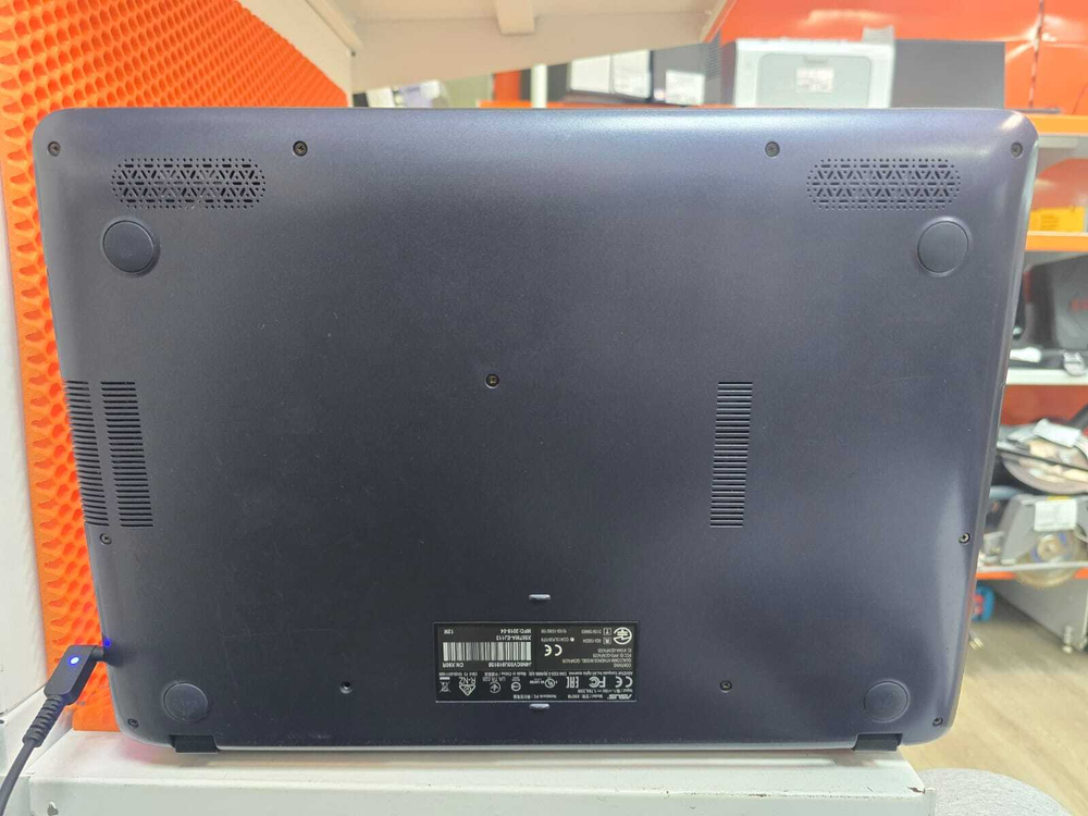 Ноутбук ASUS X507M