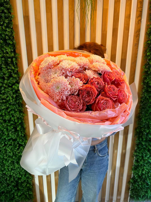 Букет "Баблгам", розы, хризантема