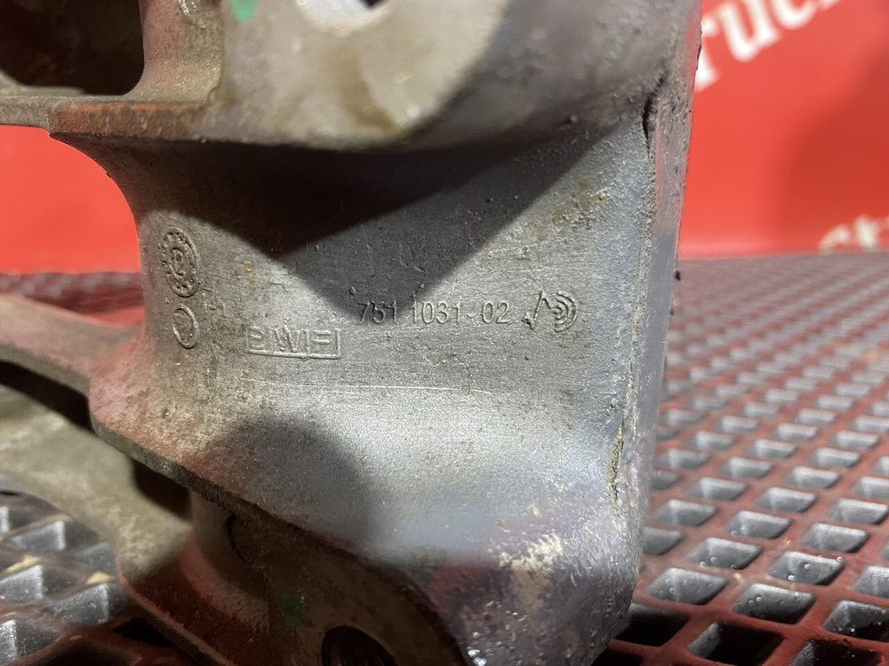 Подушка двигателя передняя