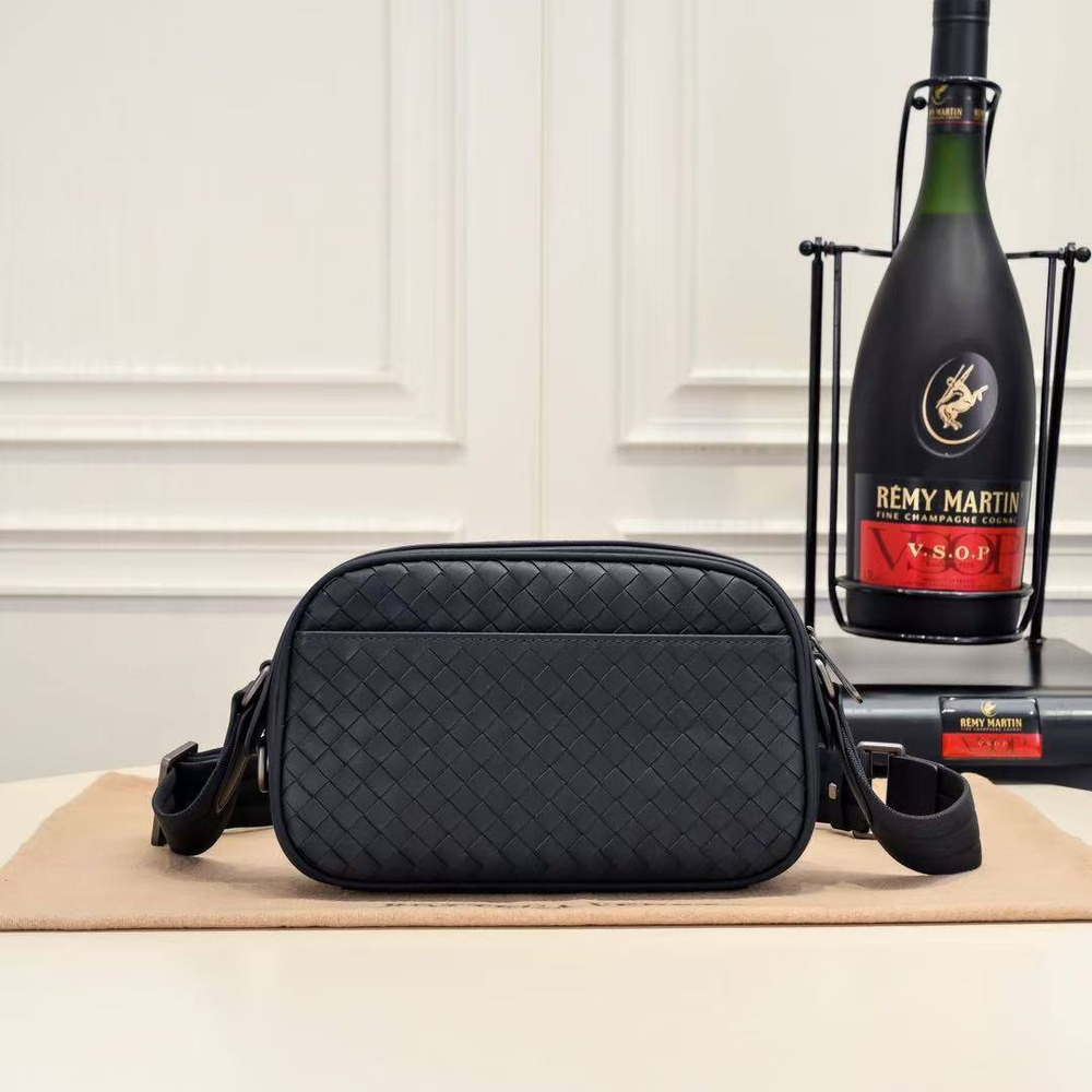 Сумка-мессенджер Bottega Veneta