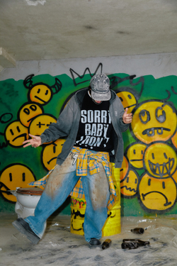 Свитер DONSMOKE "Destroy Logo" Distressed Sweater