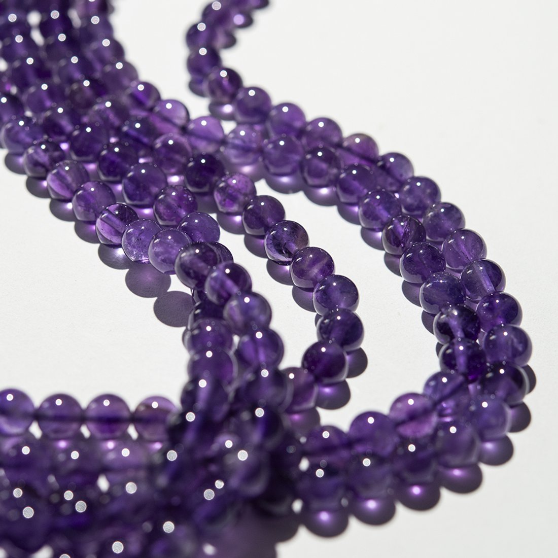 Аметист натуральный, светлый оттенок, 8мм, шар