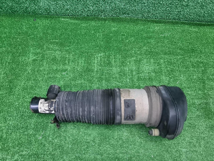 Стойка пневматическая правая BMW X5 G05 (18-23)