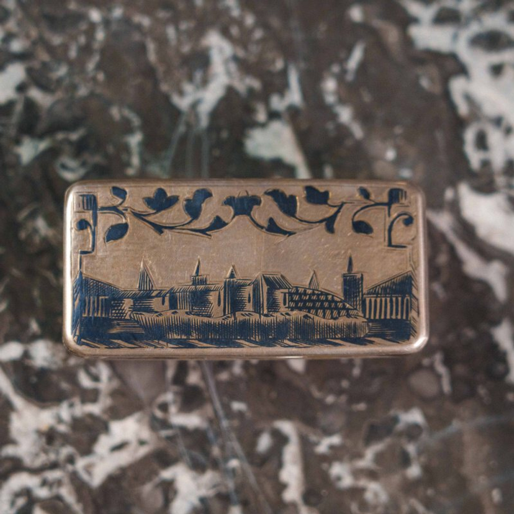 Серебряная табакерка