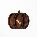 Менажница деревянная из сибирского кедра для подачи блюд и закусок с гравировкой "ТЫКОВКА". MG102