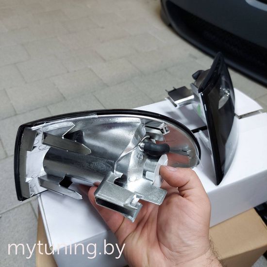 Поворотники Audi A4 B5 black