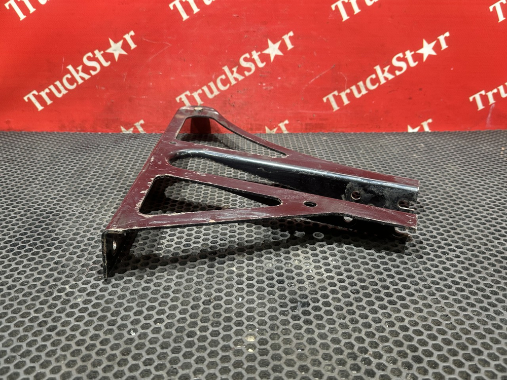 Кронштейн воздушного фильтра 2018г