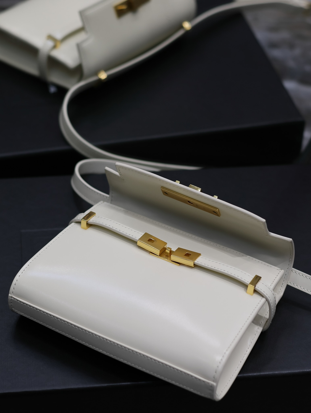 Saint Laurent Mini Manhattan In Box 19 cm