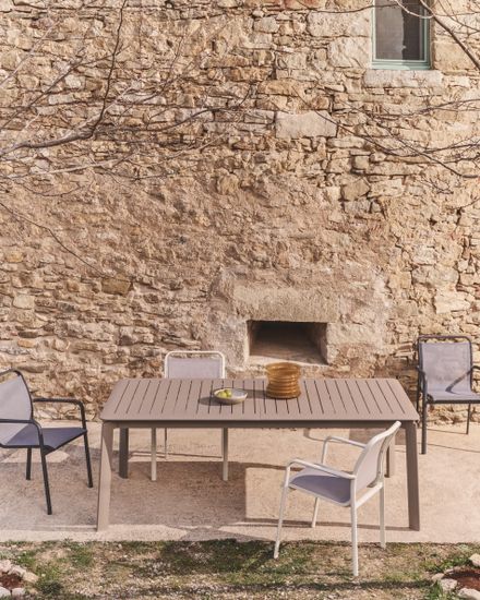 Раздвижной уличный стол Brela из алюминия цвета taupe 205(287) x 100 см