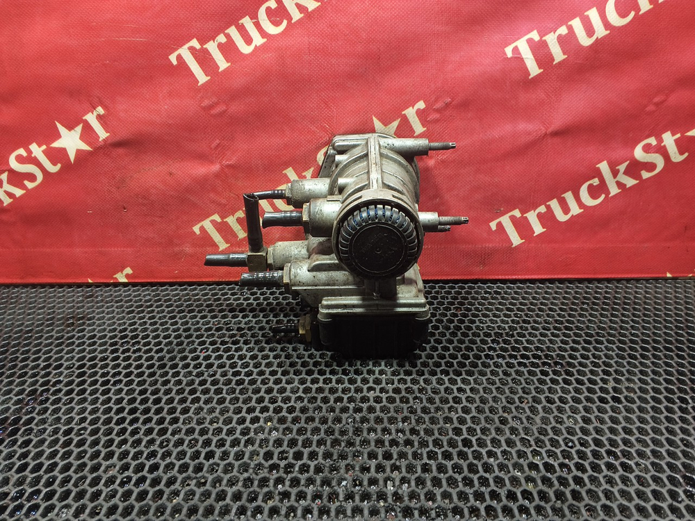 Кран управления тормозами прицепа 2020г