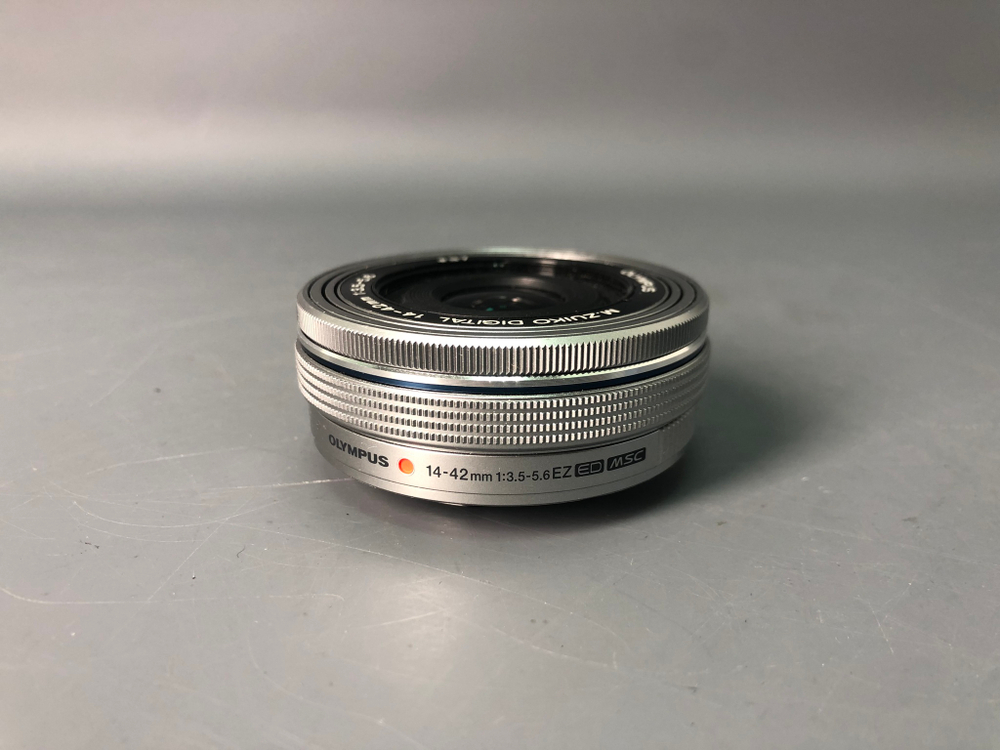 Olympus PEN E-PL8 Kit 14-42