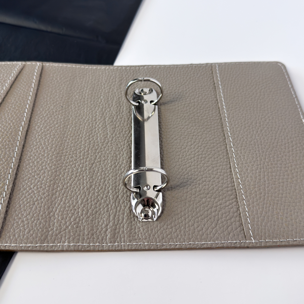 Обложка А6 на хлястике (2 кольца)