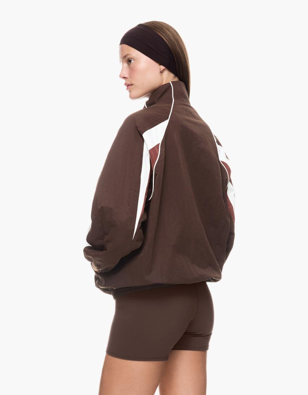 BERSHKA Легкая спортивная куртка, коричневый