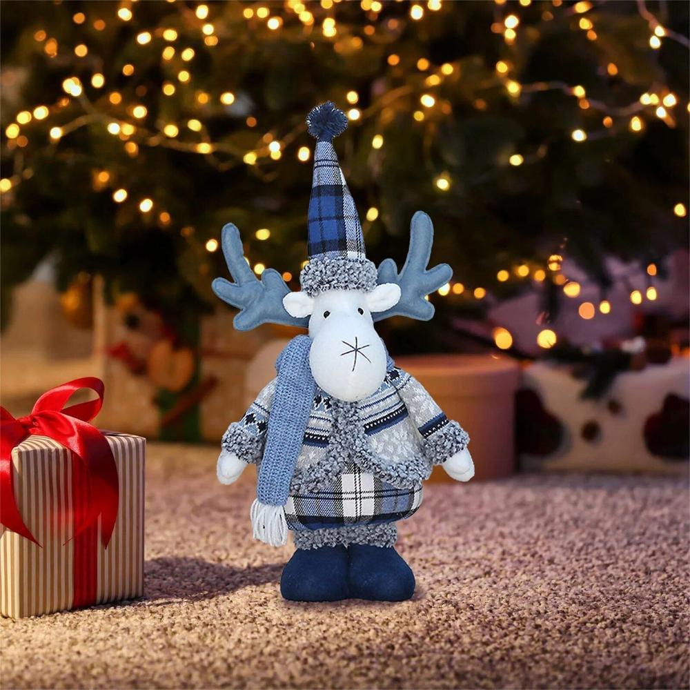 Новогодняя игрушка ручной работы, олень с рогами. Рождественское и новогоднее украшение под елку, стоячий