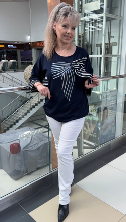 Темно-синий нарядный блузон с белым полосатым бантом