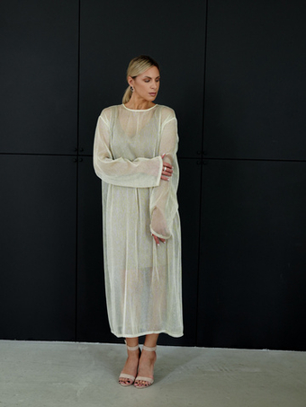 Платье из сетки в золото оверсайз