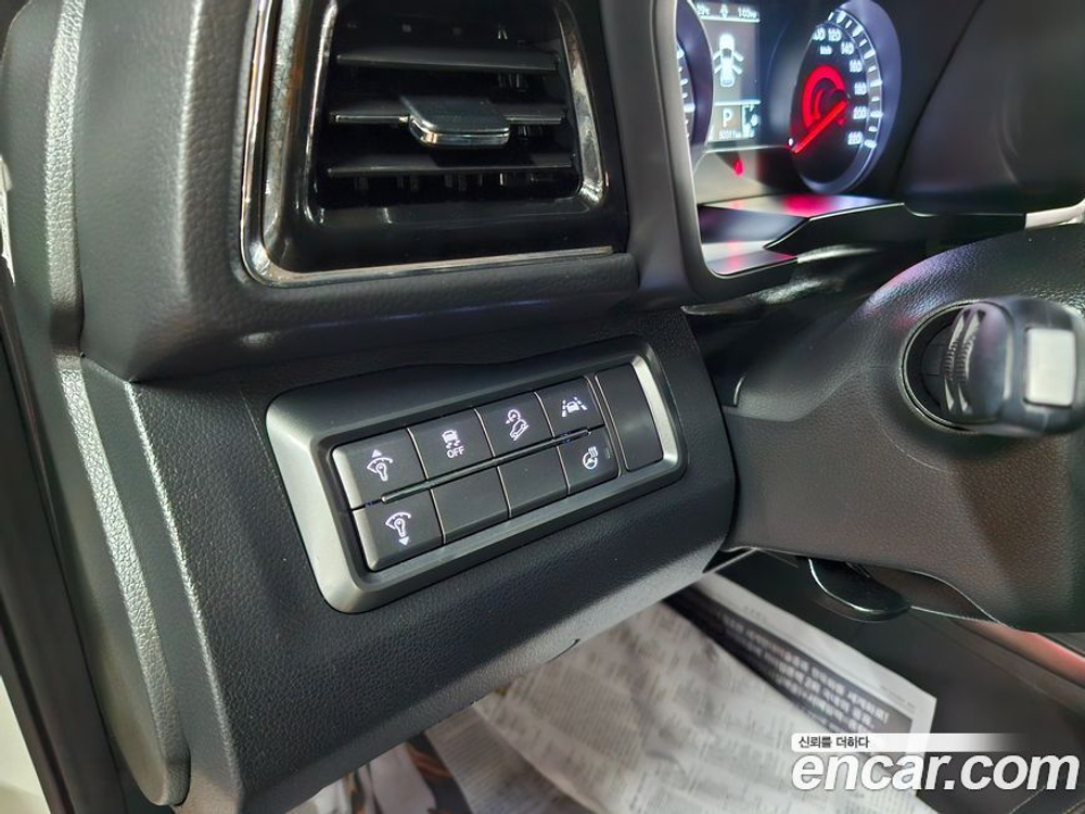 KG Mobility (Ssangyong) Very New Tivoli Бензин 1.5 2WD (10.2020)