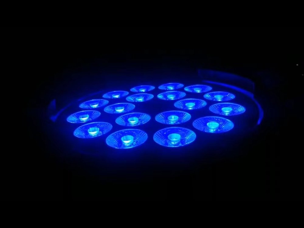 PL-P185B — светодиодный PAR-прожектор 18×15 Вт RGBWA-UV