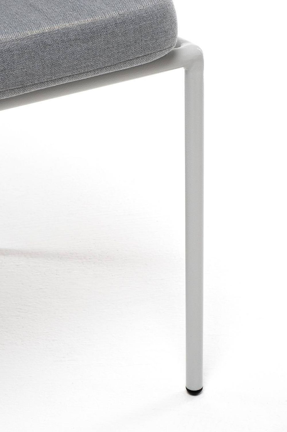 "Диего" стул плетеный из роупа, каркас из стали светло-серый (RAL7035) муар, роуп бежевый круглый, ткань светло-серая