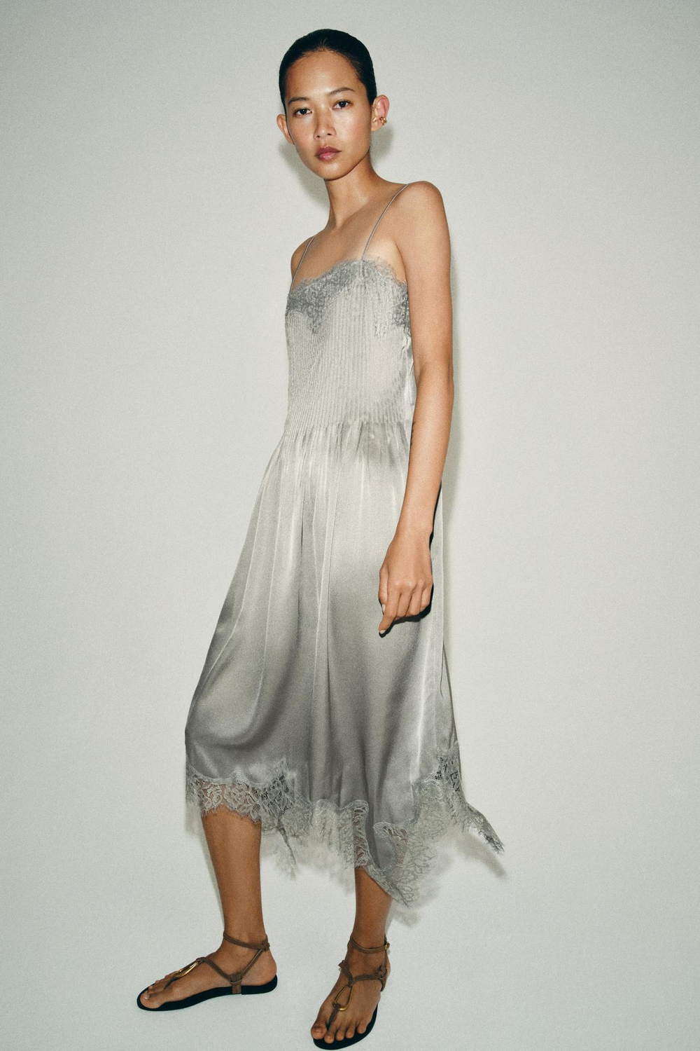 ZARA ПЛАТЬЕ МИДИ С КРУЖЕВОМ — ZW COLLECTION, МЯГКИЙ СЕРЫЙ
