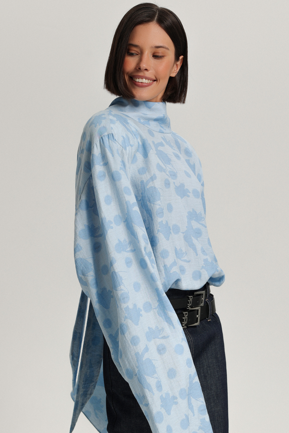 Блуза с подплечниками